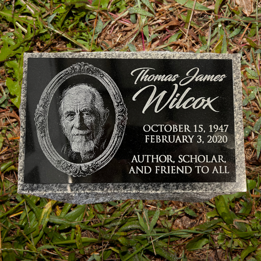 Granite Garden Urn With Personalized Memorial Plaque.